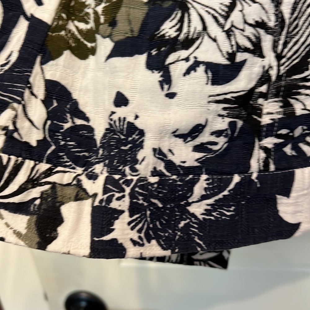 Christopher & Banks light weight jacket. - Picture 6 of 10